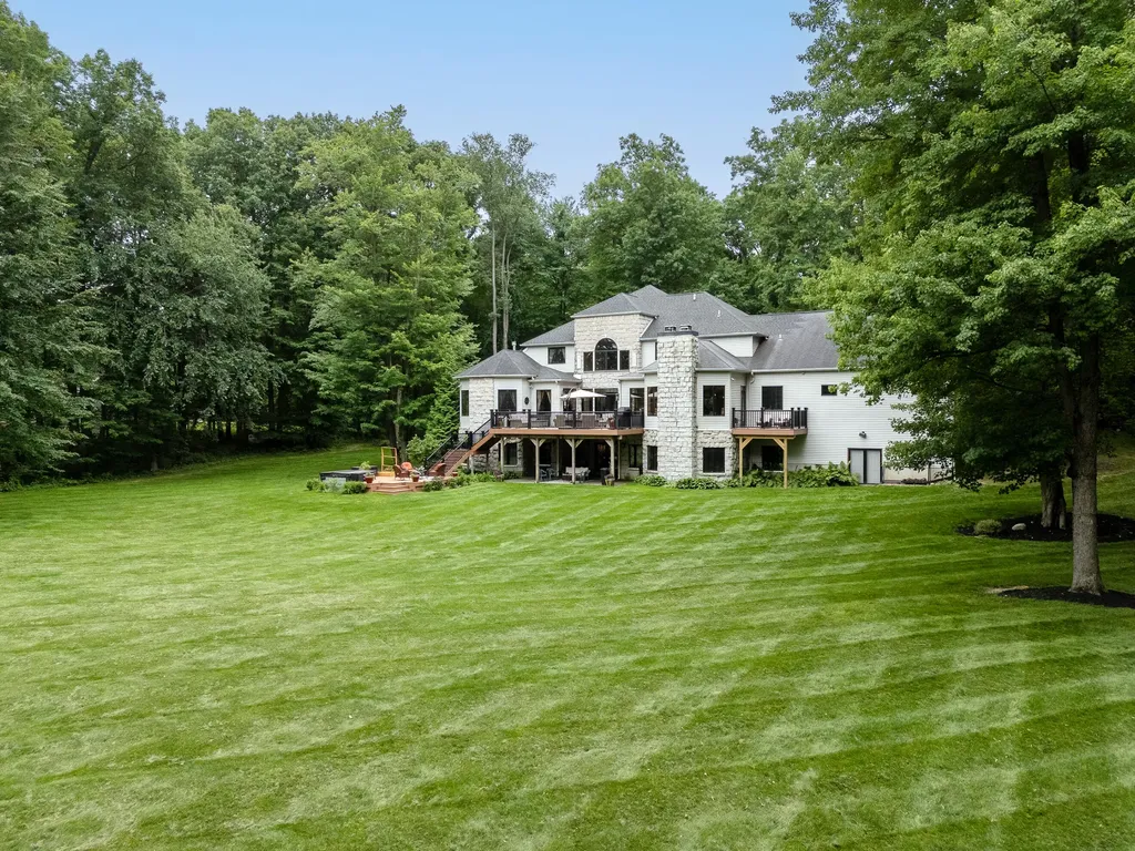 554 Bailey Lake Drive NE Vergennes Township MI 49331