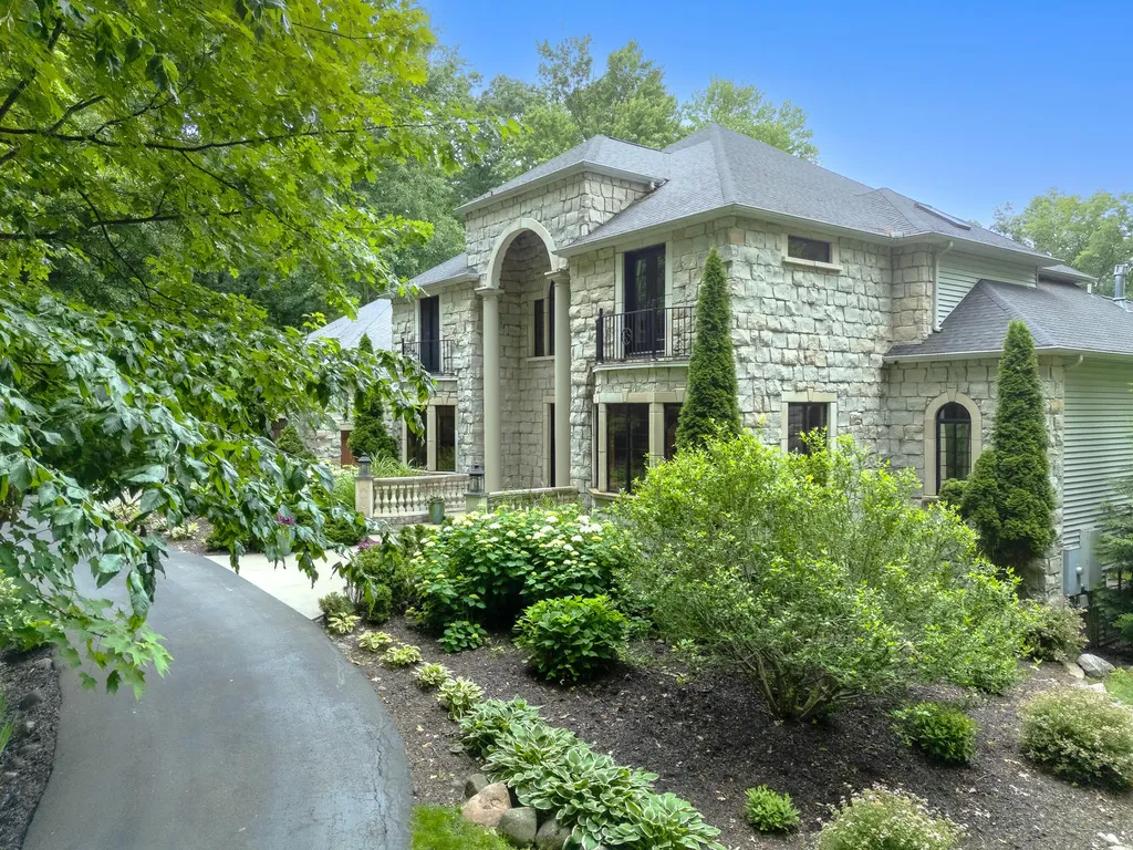 554 Bailey Lake Drive NE Vergennes Township MI 49331