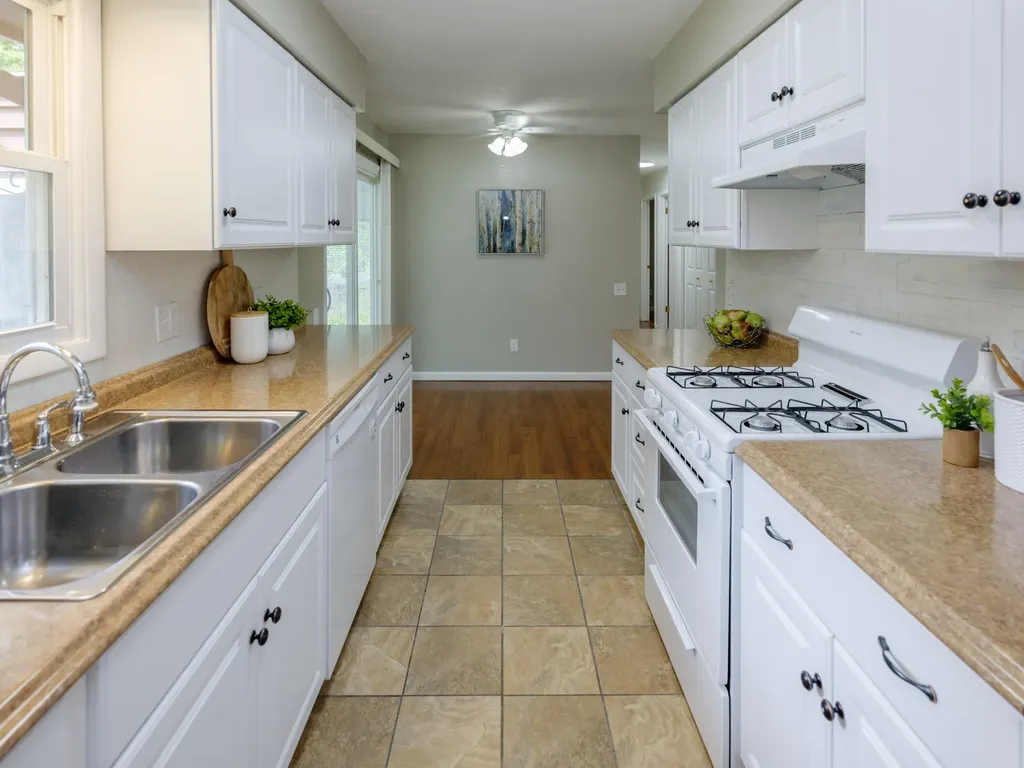 22977 Grandeur Avenue Mattawan Village MI 49071