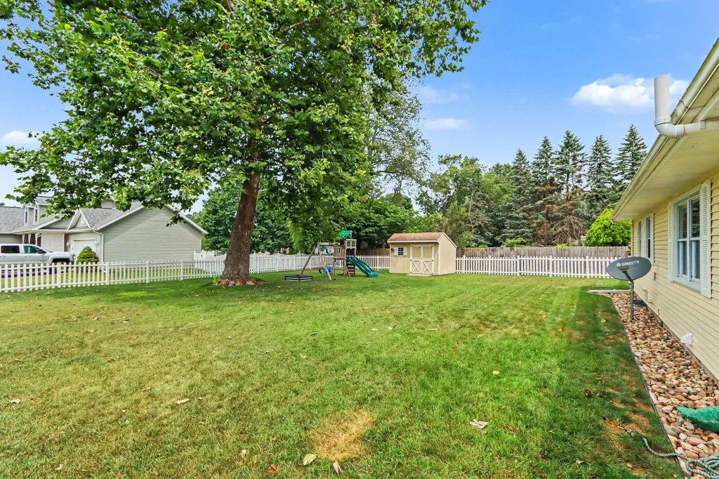 56848 Bow Drive Lockport Township MI 49093