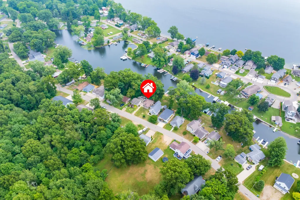 92709 Gravel Lake Drive Porter Township MI 49065