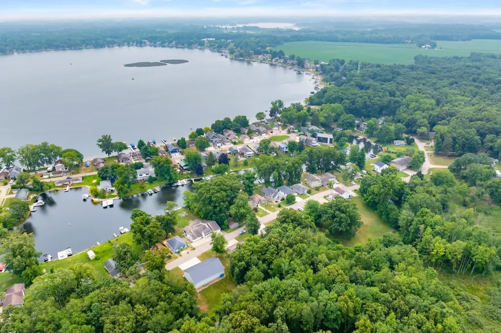 92709 Gravel Lake Drive Porter Township MI 49065
