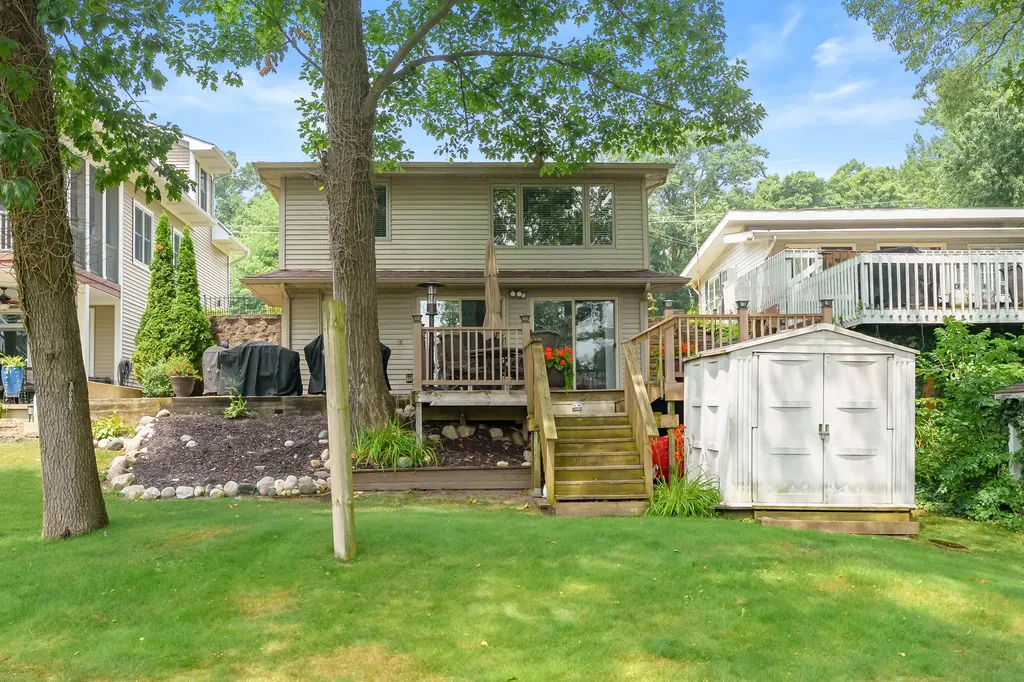 92709 Gravel Lake Drive Porter Township MI 49065