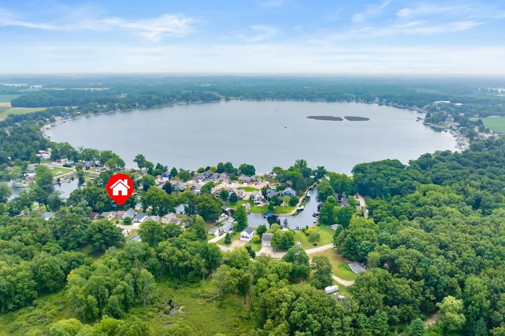 92709 Gravel Lake Drive Porter Township MI 49065
