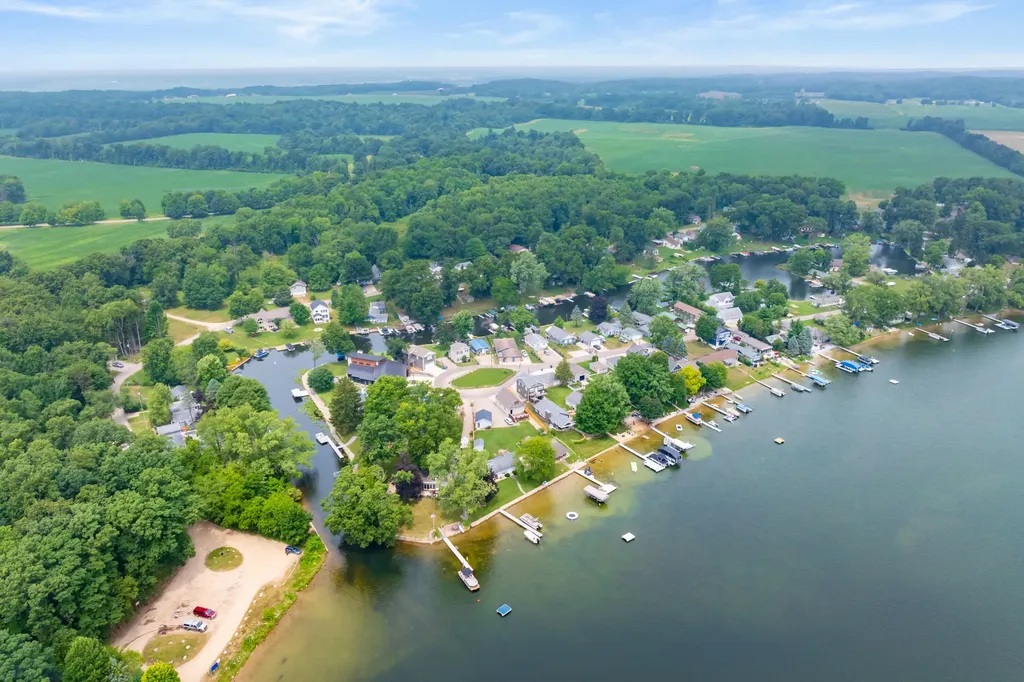 92709 Gravel Lake Drive Porter Township MI 49065