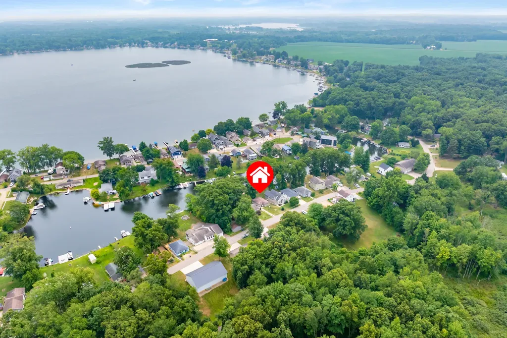 92709 Gravel Lake Drive Porter Township MI 49065