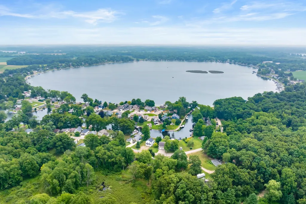 92709 Gravel Lake Drive Porter Township MI 49065