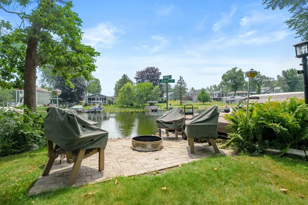 92709 Gravel Lake Drive Porter Township MI 49065