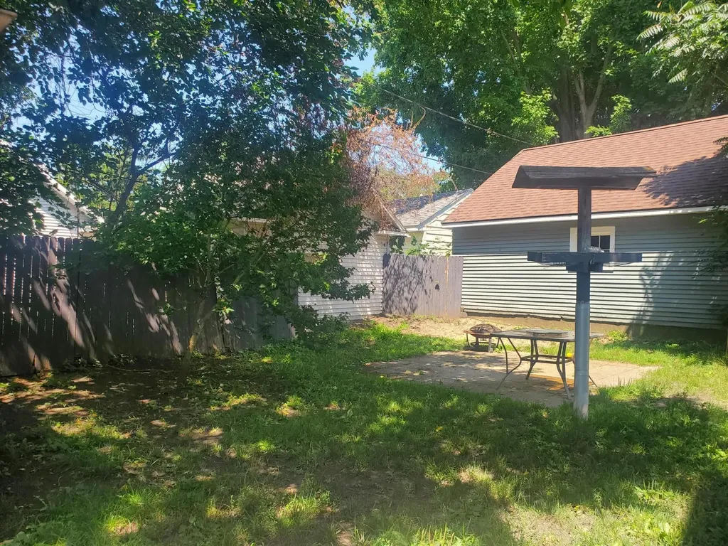 75-77 Woolnough Avenue Battle Creek City MI 49015