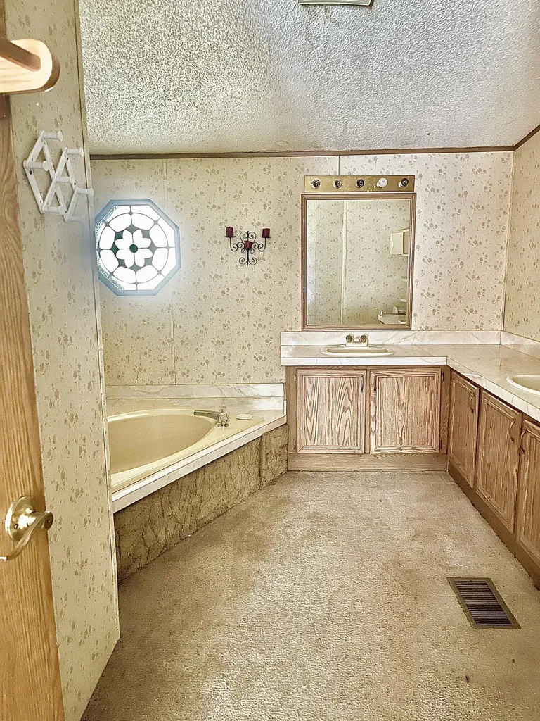 13830 Riverside Drive Constantine Township MI 49042
