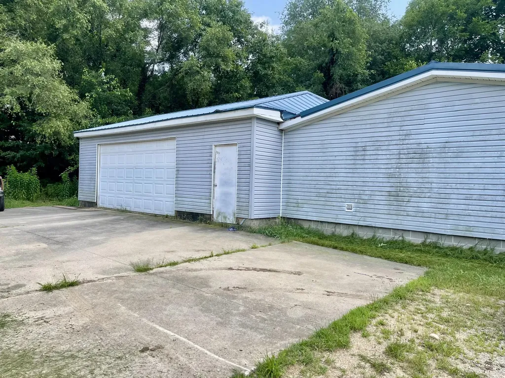 13830 Riverside Drive Constantine Township MI 49042