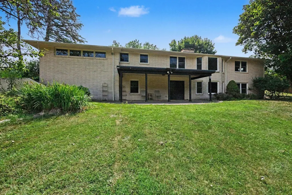 1926 Greenbriar Drive Portage City MI 49024