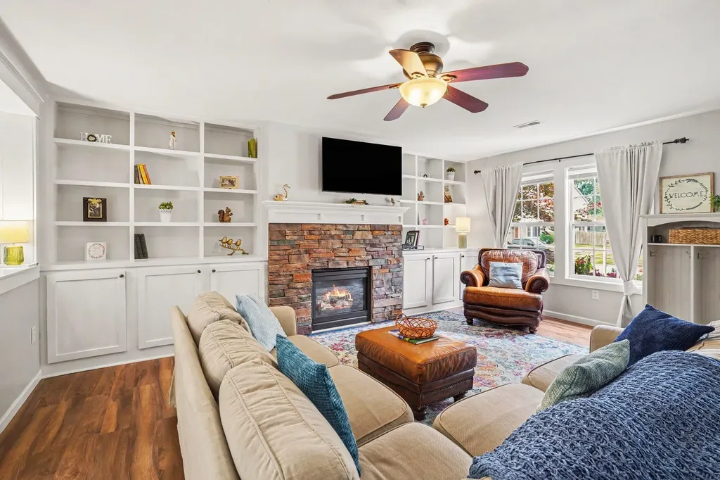 656 Cliffwood Avenue Portage City MI 49002