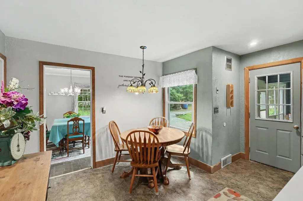 214 W Hamilton Lane Battle Creek City MI 49015
