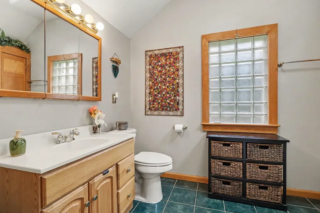 214 W Hamilton Lane Battle Creek City MI 49015