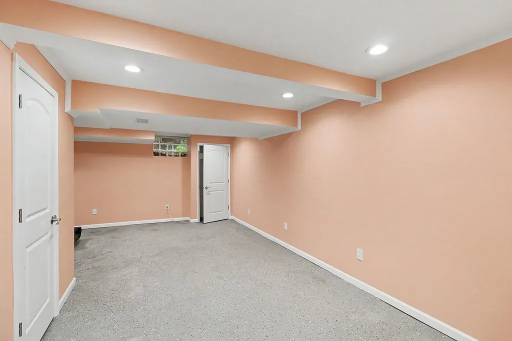 214 W Hamilton Lane Battle Creek City MI 49015