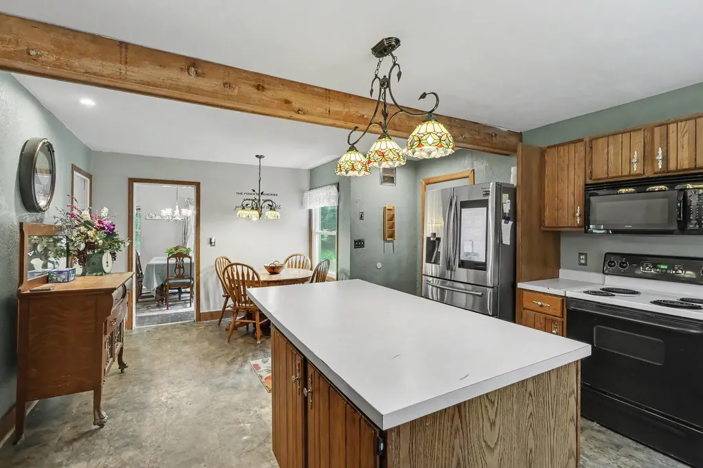 214 W Hamilton Lane Battle Creek City MI 49015