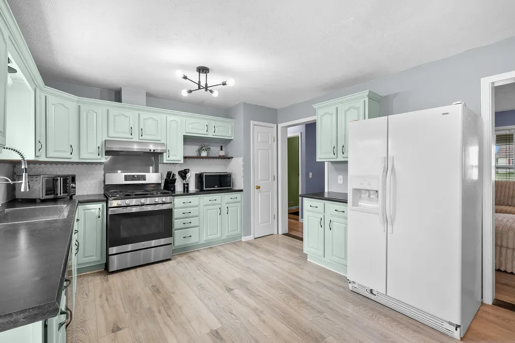 1138 Wintercherry Lane Vicksburg Village MI 49097