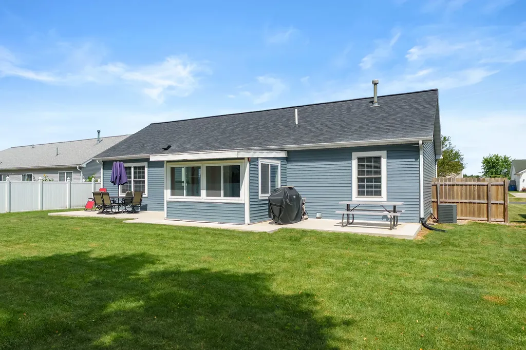 1138 Wintercherry Lane Vicksburg Village MI 49097