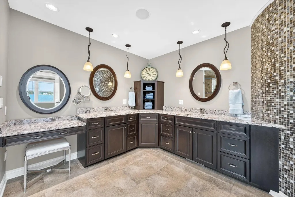 7705 S Indian Lake Drive Brady Township MI 49097