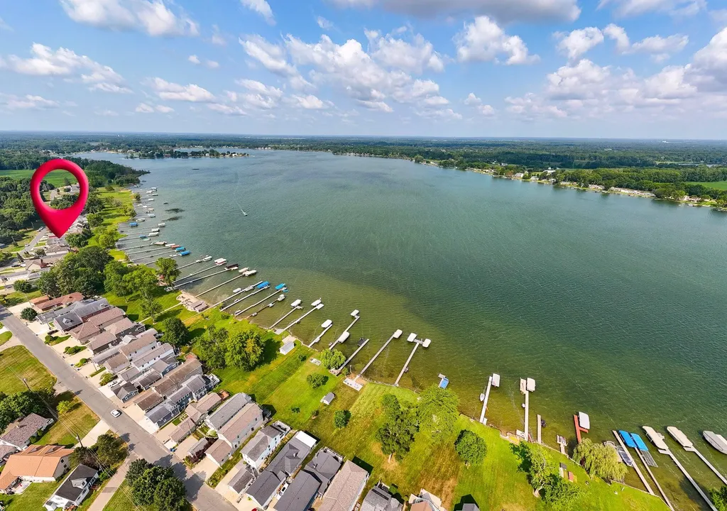 7705 S Indian Lake Drive Brady Township MI 49097