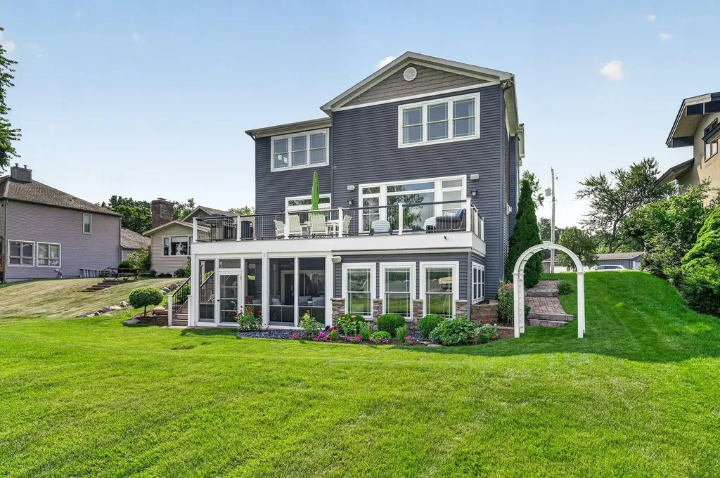 7705 S Indian Lake Drive Brady Township MI 49097