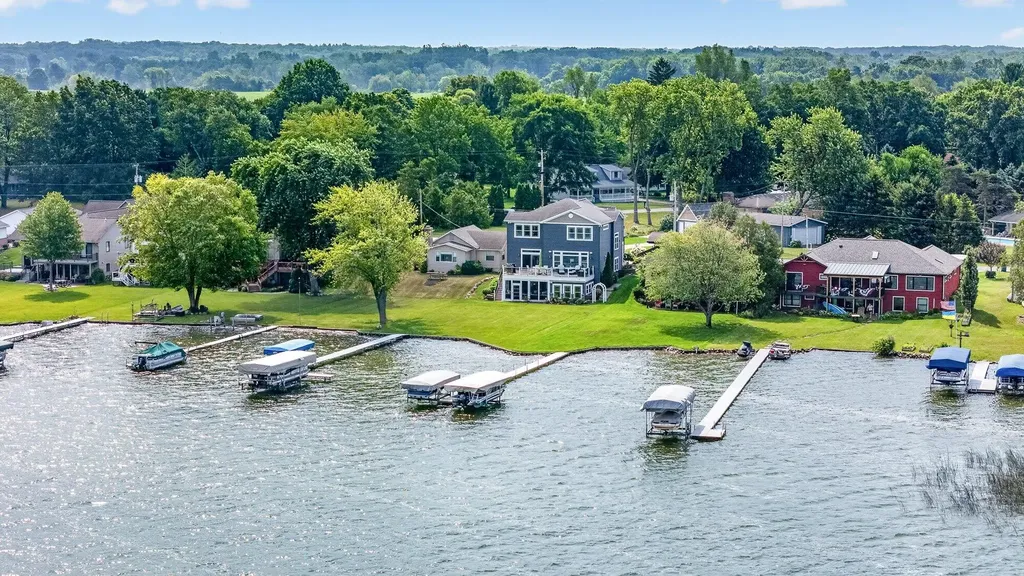 7705 S Indian Lake Drive Brady Township MI 49097