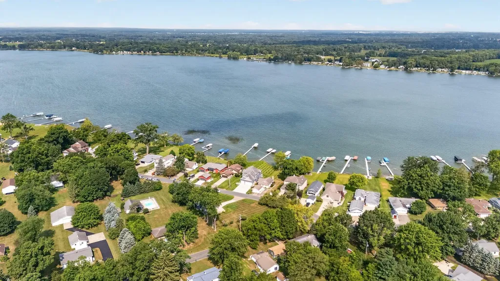 7705 S Indian Lake Drive Brady Township MI 49097