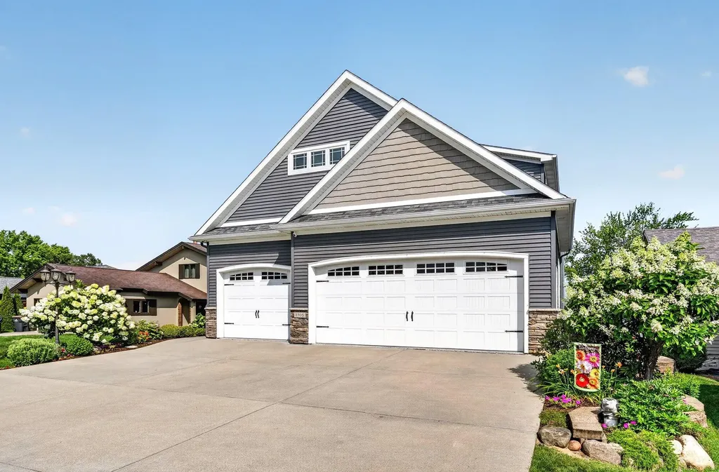 7705 S Indian Lake Drive Brady Township MI 49097