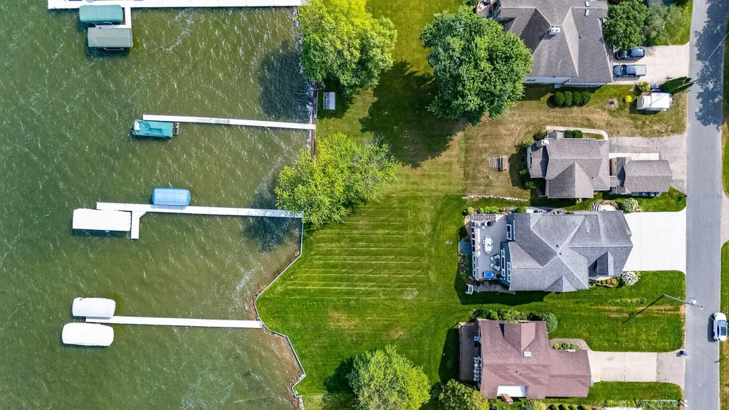 7705 S Indian Lake Drive Brady Township MI 49097