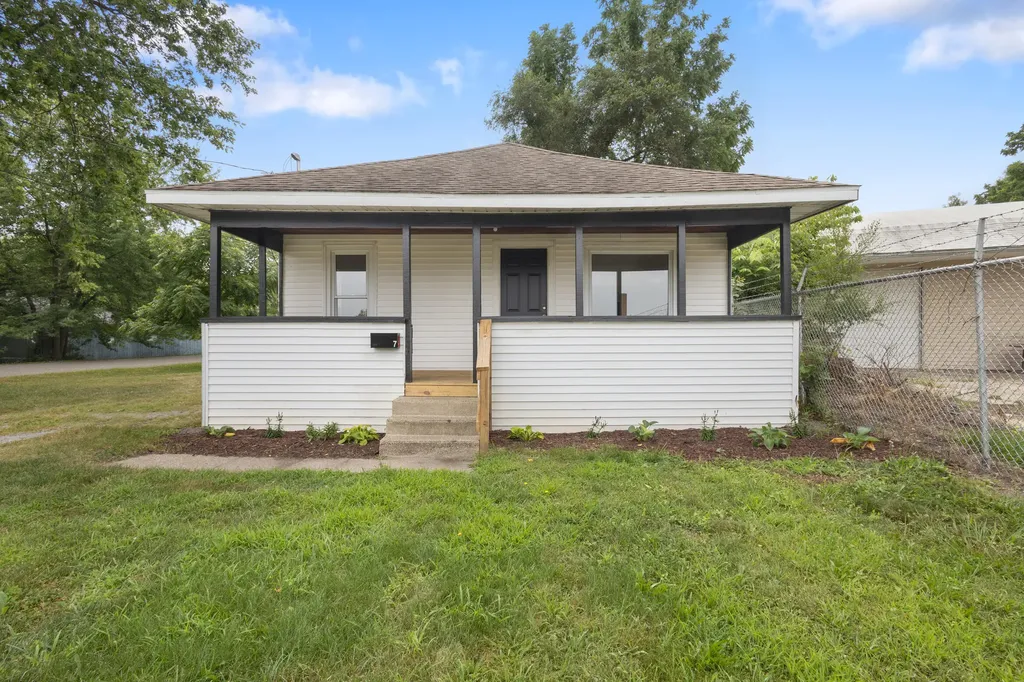 7 Avenue B Springfield City MI 49037
