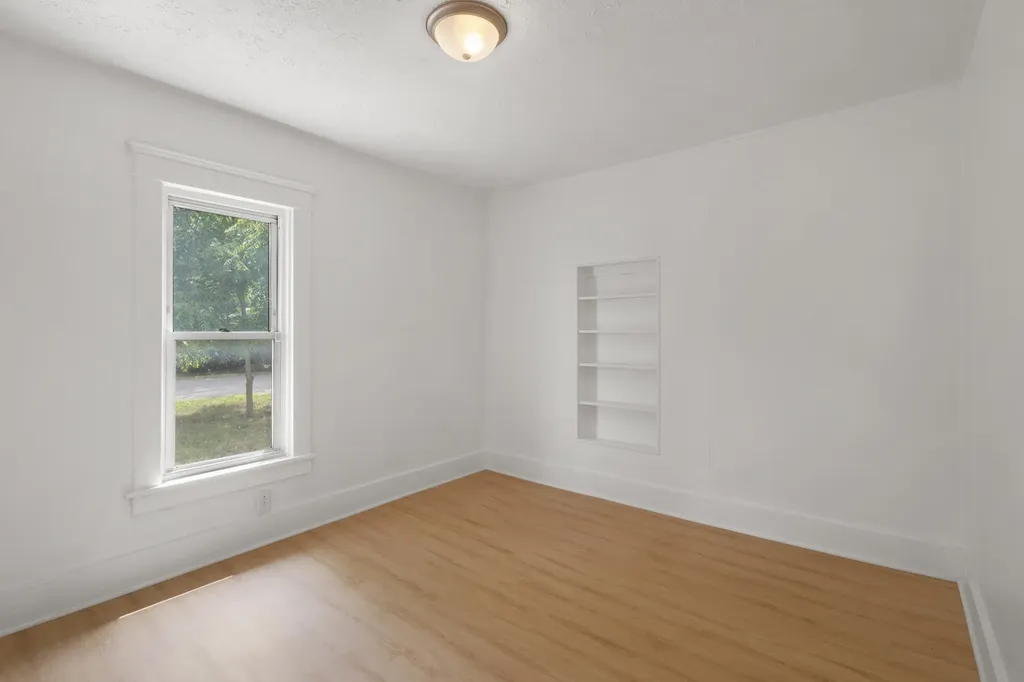 7 Avenue B Springfield City MI 49037