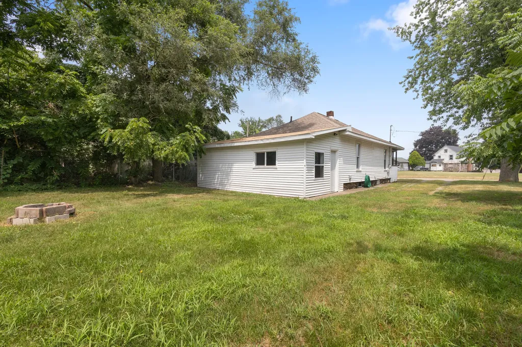 7 Avenue B Springfield City MI 49037