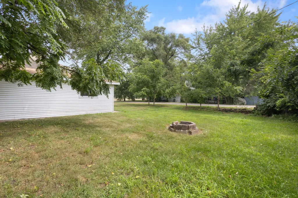7 Avenue B Springfield City MI 49037