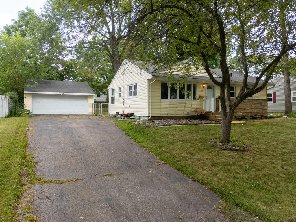 3721 Devonshire Avenue Kalamazoo Charter Township MI 49006