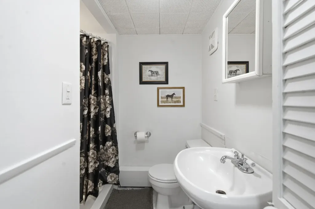 3721 Devonshire Avenue Kalamazoo Charter Township MI 49006