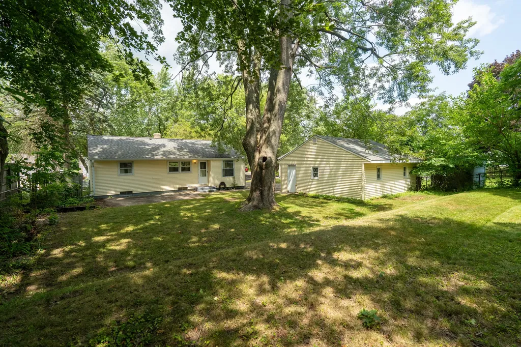 3721 Devonshire Avenue Kalamazoo Charter Township MI 49006