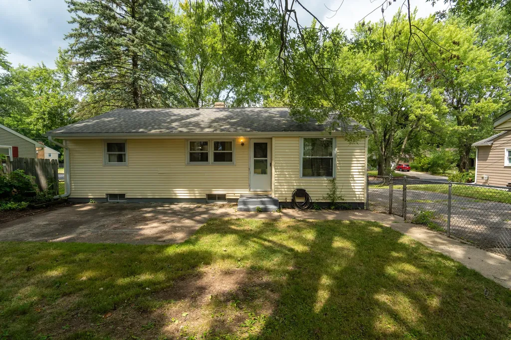 3721 Devonshire Avenue Kalamazoo Charter Township MI 49006