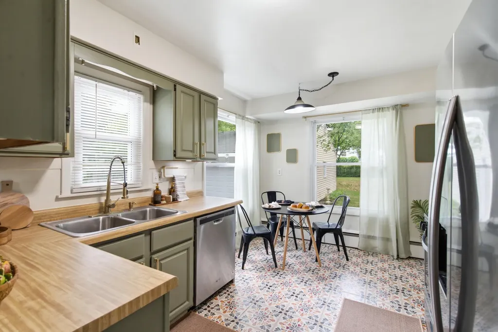 3721 Devonshire Avenue Kalamazoo Charter Township MI 49006