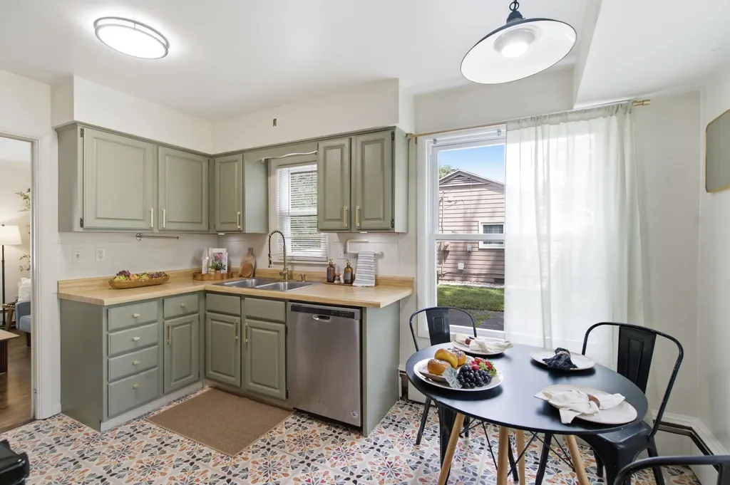 3721 Devonshire Avenue Kalamazoo Charter Township MI 49006