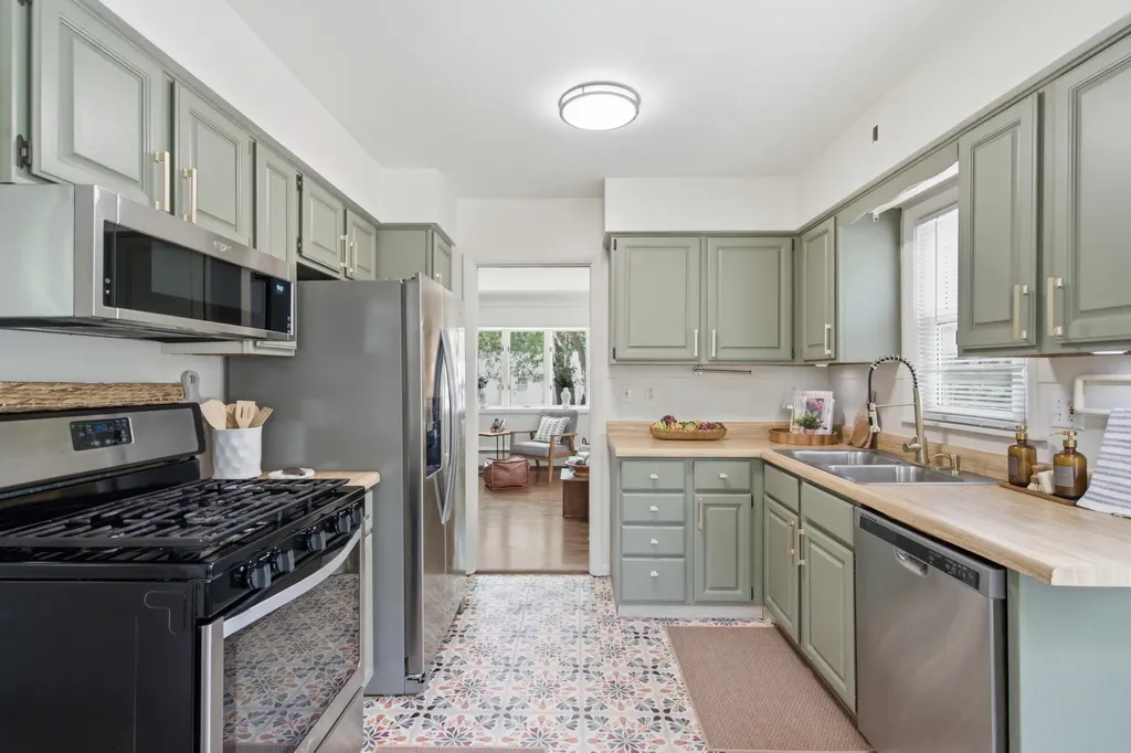 3721 Devonshire Avenue Kalamazoo Charter Township MI 49006