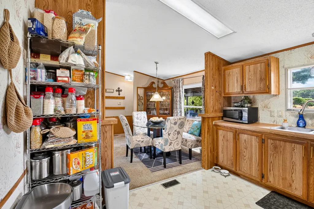 42956 6th Avenue Bloomingdale Township MI 49026