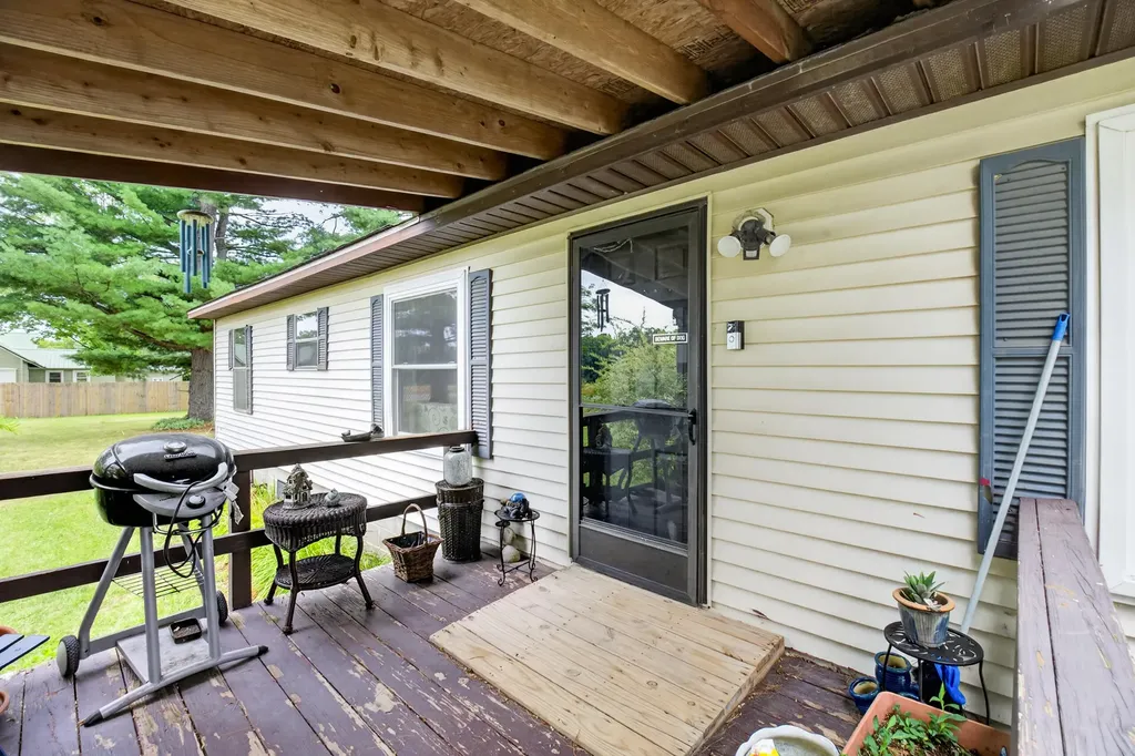 42956 6th Avenue Bloomingdale Township MI 49026
