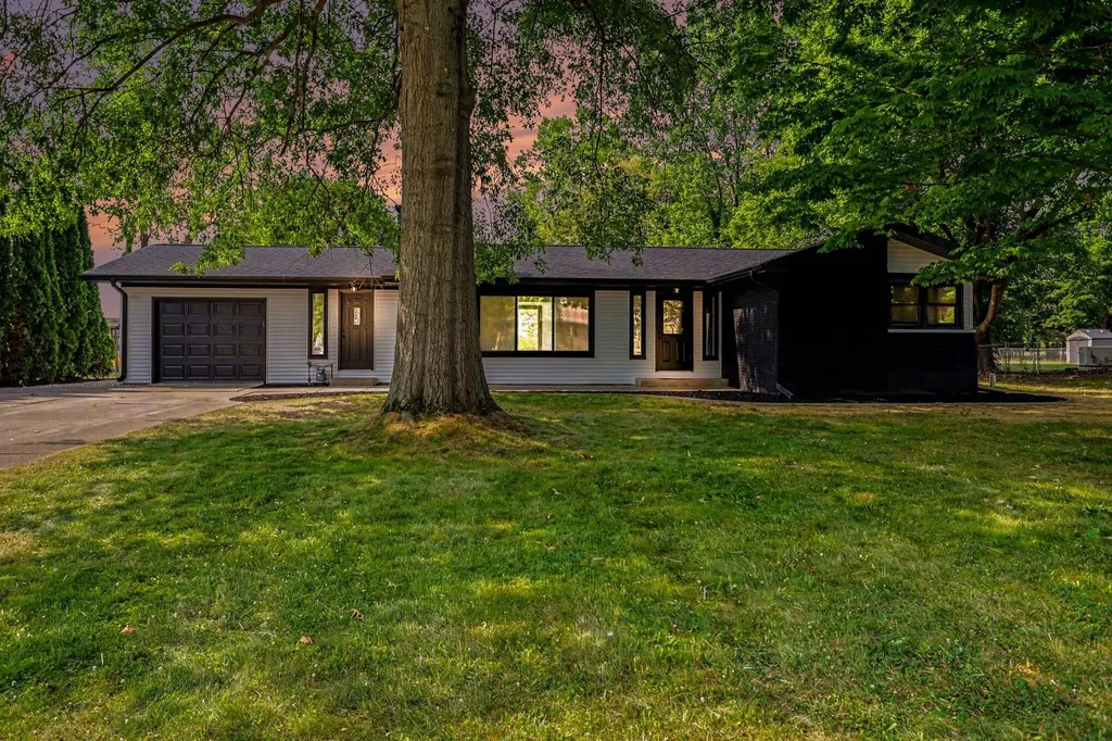 220 Pennbrook Trail Pennfield Charter Township MI 49017