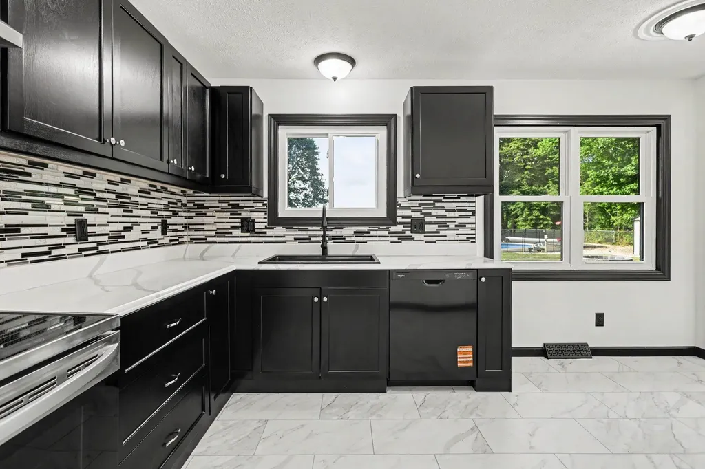 220 Pennbrook Trail Pennfield Charter Township MI 49017