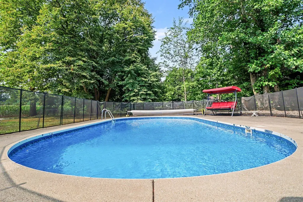 220 Pennbrook Trail Pennfield Charter Township MI 49017