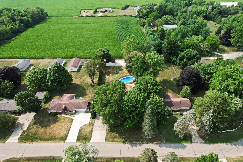 220 Pennbrook Trail Pennfield Charter Township MI 49017
