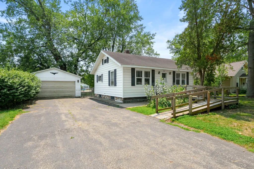 6170 Copeland Avenue Comstock Charter Township MI 49048