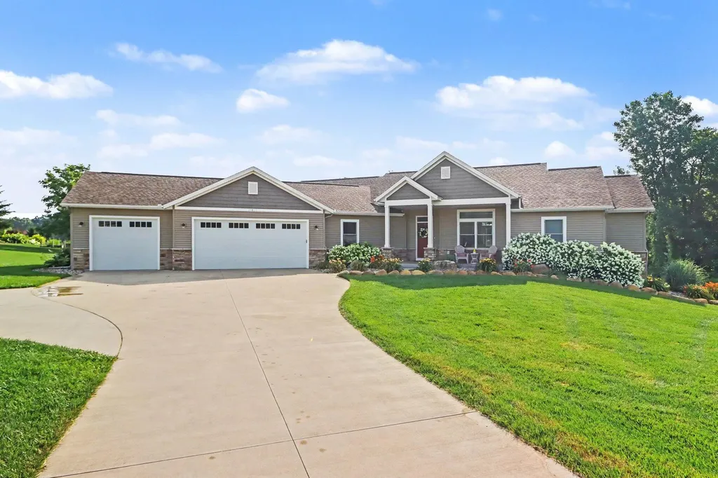 13825 Peninsula Drive Charleston Township MI 49053
