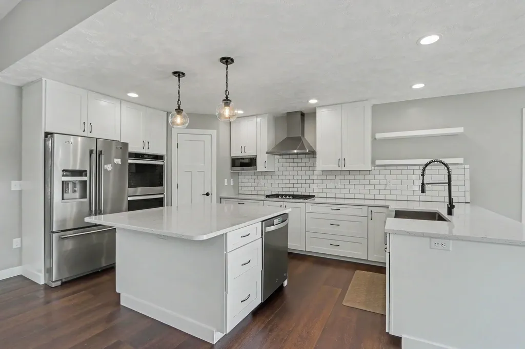 13825 Peninsula Drive Charleston Township MI 49053